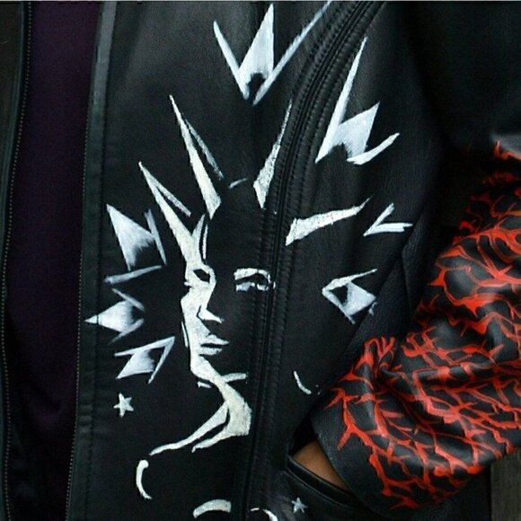 Vintage black leather, hip-length zip up jacket, hand painted retro, rose sz M - Picture 8 of 10